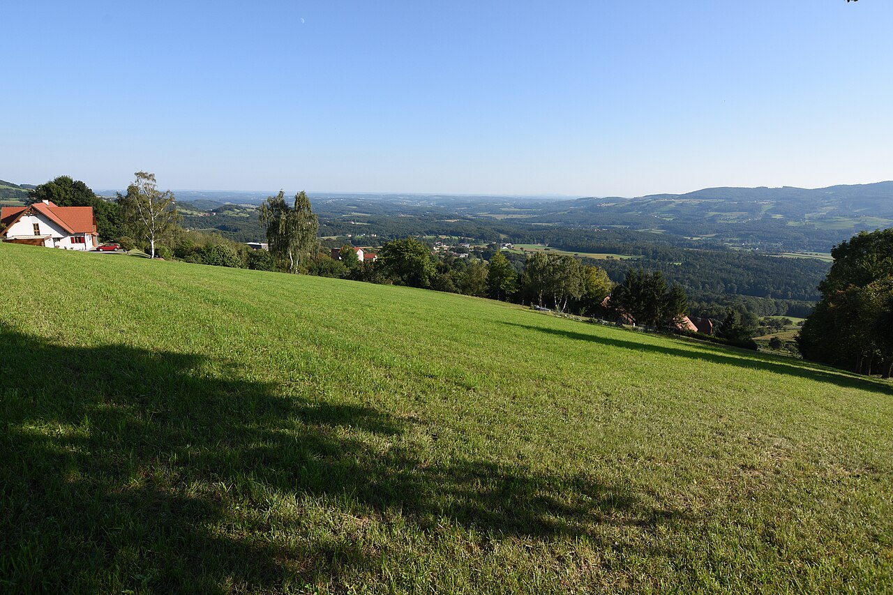 Blick über den Naturpark Pöllauer Tal von Pöllauberg