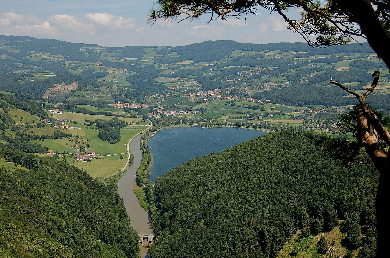 Blick von der Geierwand auf den Stubenbergsee und die Feistritz